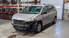 Load image into Gallery viewer, TRANSFER CASE Highlander Sienna RX330 2004 04 2005 05 2006 06 2007 07 - NW379927
