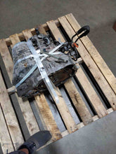 Load image into Gallery viewer, TRANSFER CASE Highlander Sienna RX330 2004 04 2005 05 2006 06 2007 07 - NW379927
