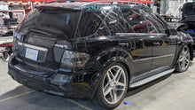 Load image into Gallery viewer, TRANSFER CASE ML320 ML350 ML450 ML500 ML550 ML63 R320 R350 R500 R63 07-11 - NW379926
