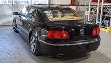Load image into Gallery viewer, RADIATOR FAN ASSEMBLY Volkswagen Phaeton 2004 04 2005 05 2006 06 - NW382907
