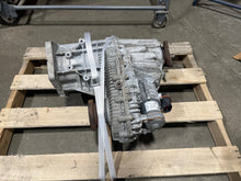 Load image into Gallery viewer, TRANSFER CASE Porsche Cayenne 2008 08 2009 09 - NW404570
