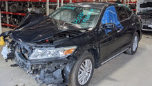 Load image into Gallery viewer, Fuse Box Honda Crosstour 2013 - NW395618
