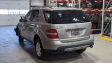 Load image into Gallery viewer, CALIPER ML320 ML350 ML450 R320 R350 GL350 06 07 08 09 - 12 Right Front - NW524409
