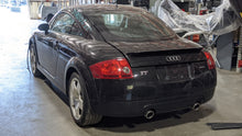 Load image into Gallery viewer, CD Changer Audi TT 2000 00 2001 01 02 03 04 05 06 - NW418087
