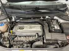 Load image into Gallery viewer, FRONT CV AXLE SHAFT Volkswagen CC 11 12 13 14 AT Right - NW423182
