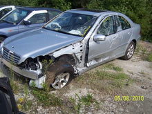 Load image into Gallery viewer, REMOTE CD CHANGER C230 C240 C280 C320 C350 C55 CLK320 04-12 - MM471522
