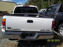 Load image into Gallery viewer, RADIO Toyota Tundra 2003 03 2004 04 - MM475845

