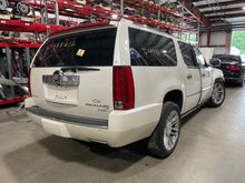 Load image into Gallery viewer, TAIL LIGHT LAMP Cadillac Escalade Escalade ESV 2007-2014 Right - NW425757
