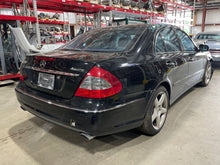 Load image into Gallery viewer, FRONT DRIVE SHAFT E350 E300 E320 E550 E63 2008 08 2009 09 - NW426870
