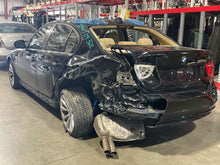 Load image into Gallery viewer, AC CONDENSER BMW Z4 323i 135i 328i 325i 2006 06 2007 07 2008 08 2009 09 10 11 12 - NW435484

