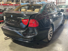 Load image into Gallery viewer, AC CONDENSER BMW Z4 323i 135i 328i 325i 2006 06 2007 07 2008 08 2009 09 10 11 12 - NW435484
