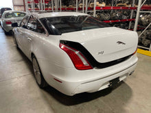 Load image into Gallery viewer, RADIATOR FAN ASSEMBLY Vanden Pl XF XFR XJ XJL XJR XK XKR 10-14 - NW439331
