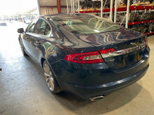 Load image into Gallery viewer, RADIATOR Jaguar Vanden Pl XF XFR XJ XJL XJR 10 11 12 13 - NW439591
