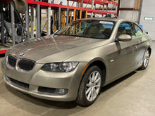 Load image into Gallery viewer, CARRIER ASSEMBLY BMW 328i 325i 2006 06 2007 07 2008 08 2009 09 10 11 Auto - NW441371
