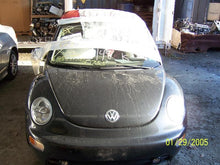 Load image into Gallery viewer, RADIO Volkswagen Beetle 2004 04 2005 05 AM FM CD - MM483016
