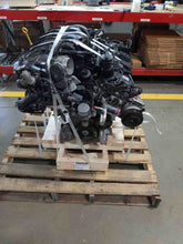 Load image into Gallery viewer, Front Knee  GRAND CHEROKEE 2019 - NW447716
