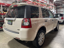 Load image into Gallery viewer, RADIATOR FAN ASSEMBLY Land Rover LR2 2008 08 2009 09 2010 10 2011 11 - NW451158
