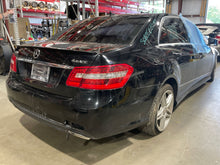 Load image into Gallery viewer, WINDSHIELD WIPER MOTOR CLS550 CLS63 E250D E300 E350 E400 E550 E63 10-15 - NW453867
