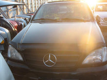Load image into Gallery viewer, Radio Mercedes ML320 ML430 ML55 2000 00 - MM493619
