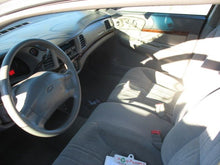 Load image into Gallery viewer, RADIO Chevrolet Impala Monte Carlo 2003 03 2004 04 2005 05 - MM496761
