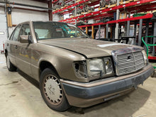 Load image into Gallery viewer, AC COMPRESSOR Mercedes 300E 350 1990 90 1991 91 92 93 - NW455072

