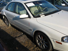 Load image into Gallery viewer, RADIO Volvo S80 1999 99 2000 00 2001 01 02 03 04 HU801 - MM498712
