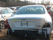 Load image into Gallery viewer, RADIO Volvo S80 1999 99 2000 00 2001 01 02 03 04 HU801 - MM498712
