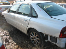 Load image into Gallery viewer, RADIO Volvo S80 1999 99 2000 00 2001 01 02 03 04 HU801 - MM498712
