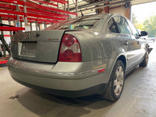 Load image into Gallery viewer, HEADLIGHT LAMP ASSEMBLY Volkswagen Passat 01 02 03 04 05 Left - NW463915
