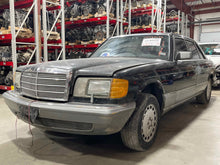 Load image into Gallery viewer, Front Knee  MERCEDES 420 1987 - NW469891
