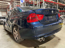 Load image into Gallery viewer, TRANSFER CASE BMW 530xi 528xi 328xi 332xi 2006 06 2007 07 2008 08 09 2010 10 - NW471763
