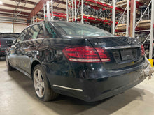 Load image into Gallery viewer, FRONT CV AXLE SHAFT CLS550 CLS63 E250D E300 E350 E400 E550 10-15 Right - NW474165
