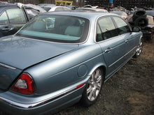 Load image into Gallery viewer, Radio Jaguar XJ8 2004 04 2005 05 2006 06 2007 07 AM FM CD - MM503646
