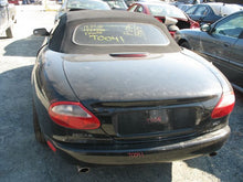 Load image into Gallery viewer, AC A/C AIR CONDITIONING COMPRESSOR Jaguar XK8 1997 97 1998 98 - MM500390
