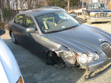Load image into Gallery viewer, CD AUTO CHANGER Jaguar S Type 2000 00 2001 01 2002 02 03 - MM510112
