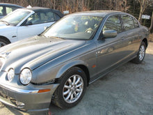 Load image into Gallery viewer, CD AUTO CHANGER Jaguar S Type 2000 00 2001 01 2002 02 03 - MM510112
