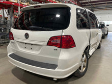 Load image into Gallery viewer, Front Knee Volkswagen Routan 2011 - NW488705
