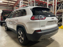 Load image into Gallery viewer, Strut Shock Jeep Cherokee 2019 - NW553966
