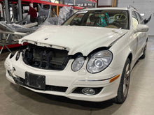 Load image into Gallery viewer, OUTER TAIL LIGHT LAMP E280 E300 E320 E350 E550 E63 07 08 09 Right - NW500144
