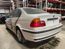 Load image into Gallery viewer, CARRIER ASSEMBLY BMW 325i 2001 01 02 03 04 05 06 - NW501852
