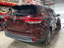 Load image into Gallery viewer, SIDE VIEW DOOR MIRROR Toyota Highlander 14 15 16 17 18 19 Right - NW516085
