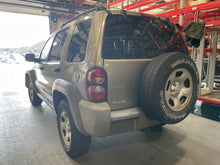 Load image into Gallery viewer, TRANSMISSION Jeep Liberty 2005 05 2006 06 4X4 - NW509268
