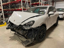 Load image into Gallery viewer, INFO-GPS SCREEN Porsche Cayenne 11 12 13 14 15 16 - NW509819
