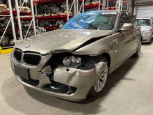 Load image into Gallery viewer, OUTER TAIL LIGHT LAMP BMW 323i 328i 335i M3 09 10 11 Right - NW510985
