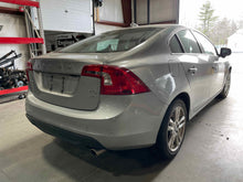 Load image into Gallery viewer, CARRIER ASSEMBLY Volvo C70 S60 S80 V70 XC60 XC70 11 12 - NW510380
