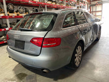 Load image into Gallery viewer, FRONT CV AXLE SHAFT Audi A4 A5 08 09 10 11 12 - NW512300
