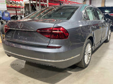Load image into Gallery viewer, REAR DOOR WINDOW REGULATOR POWER Volkswagen Passat 12 13 14 Right - NW513071
