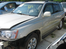 Load image into Gallery viewer, GRILLE Toyota Highlander 2001 01 2002 02 2003 03 - MM529576
