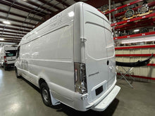 Load image into Gallery viewer, Radiator Fan Assembly  MERCEDES SPRINTER 2500 2021 - NW514836
