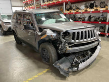 Load image into Gallery viewer, Exterior Door Handle Jeep Patriot 2016 - NW522923
